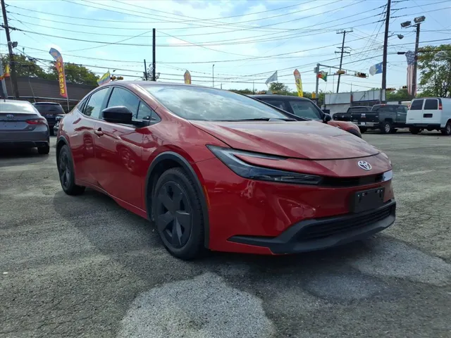 2023 Toyota Prius LE FWD photo