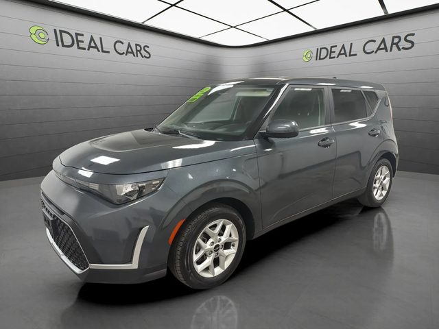 2023 Kia Soul LX FWD photo