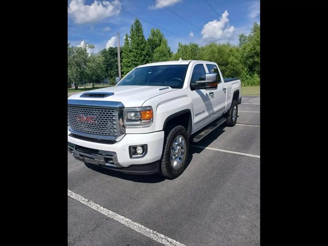2017 GMC Sierra 2500HD Denali 4WD photo