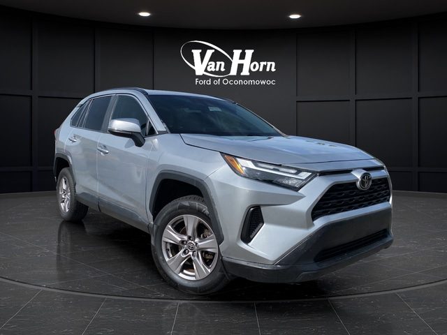 2022 Toyota RAV4 XLE AWD photo