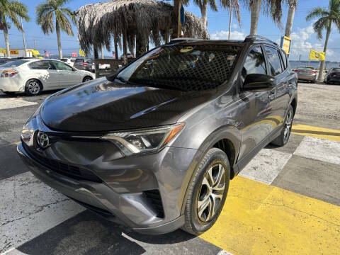 2016 Toyota RAV4 LE FWD photo