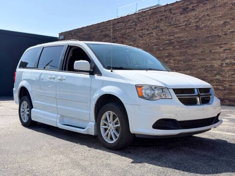 2015 Dodge Grand Caravan SXT FWD photo