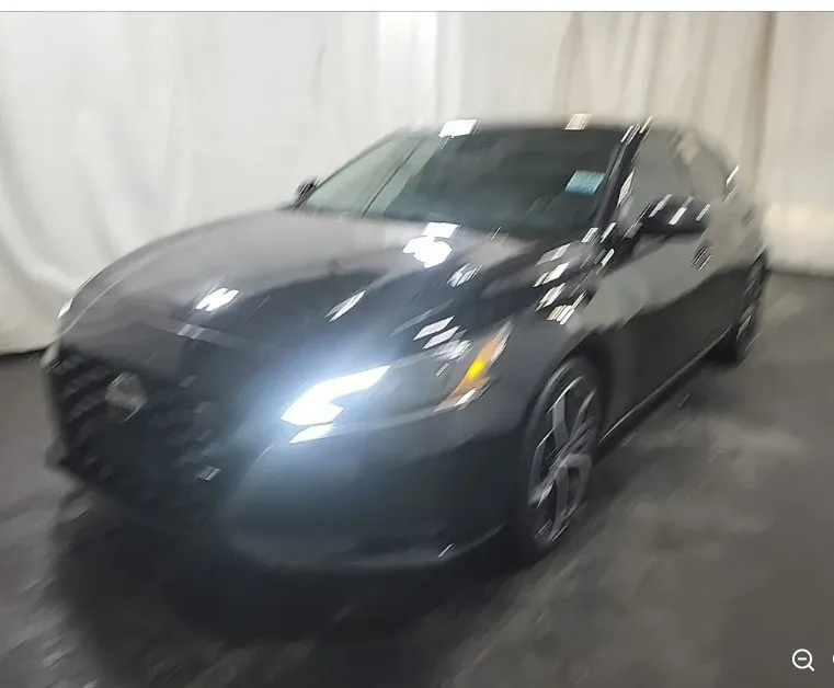 2023 Nissan Altima 2.5 SR FWD photo