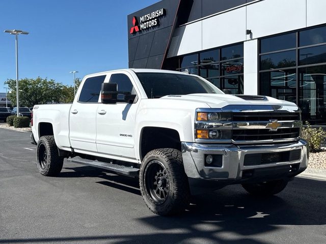 2019 Chevrolet Silverado 2500HD LT 4WD photo