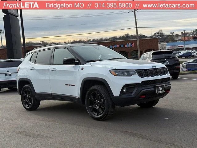 2023 Jeep Compass Trailhawk 4WD photo