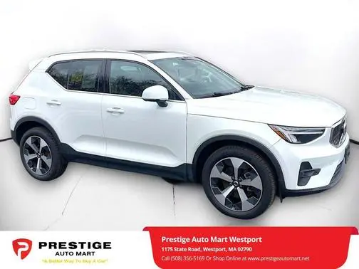 2023 Volvo XC40 Plus Bright Theme AWD photo
