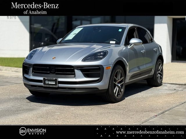 2023 Porsche Macan S AWD photo