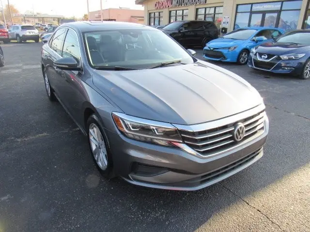 2020 Volkswagen Passat 2.0T SE FWD photo