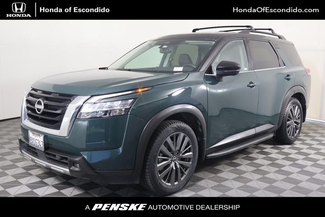 2022 Nissan Pathfinder SL FWD photo