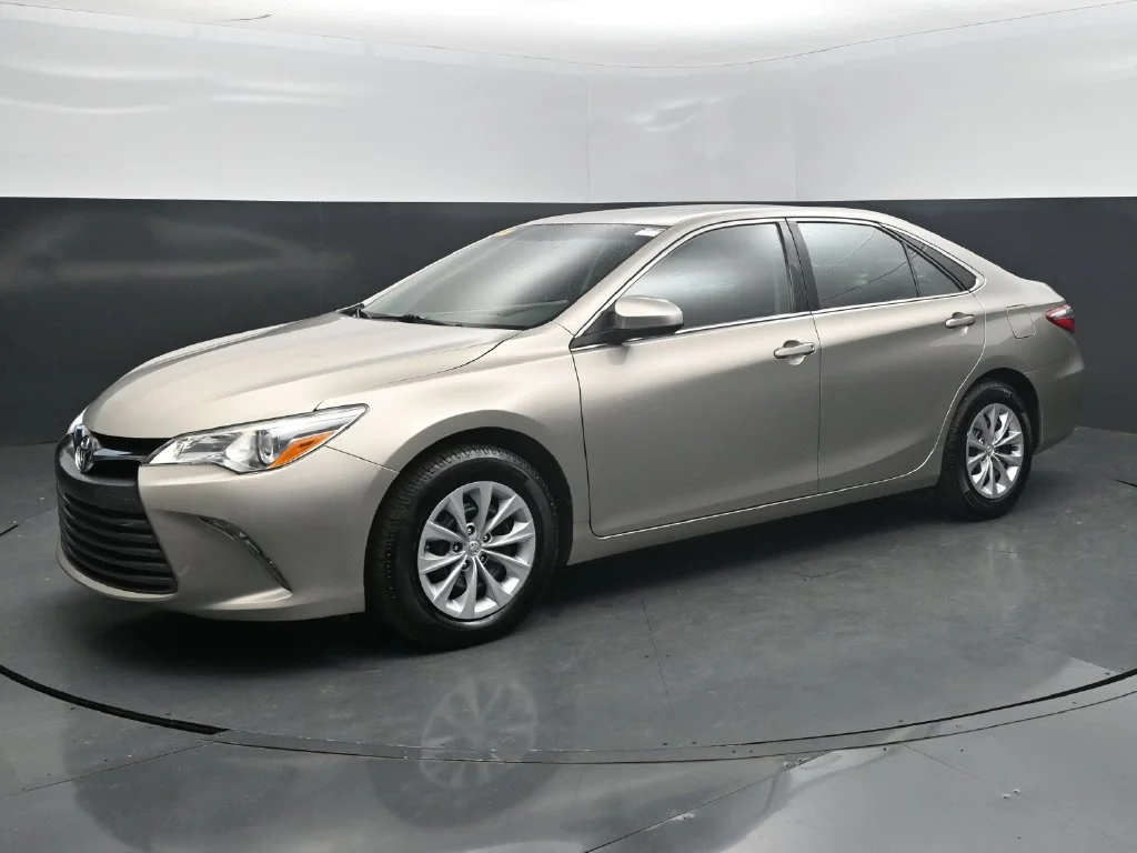 2015 Toyota Camry LE FWD photo