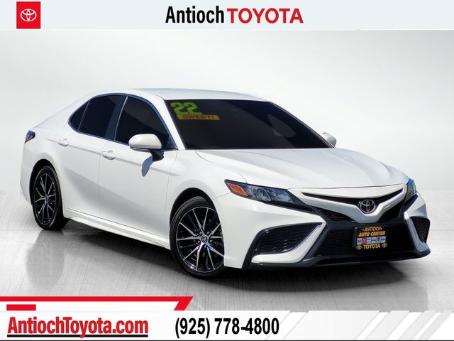 2022 Toyota Camry SE FWD photo