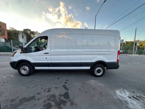2019 Ford Transit Van RWD photo