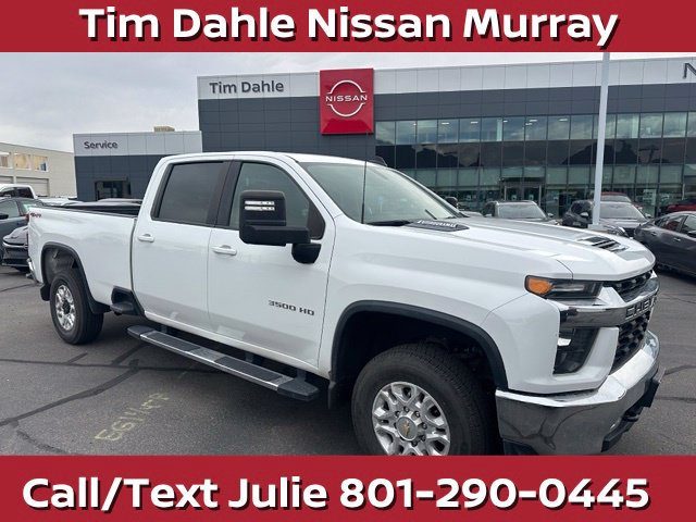 2022 Chevrolet Silverado 3500HD LT 4WD photo