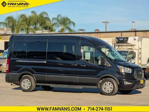 2022 Ford Transit Passenger Wagon XLT RWD photo