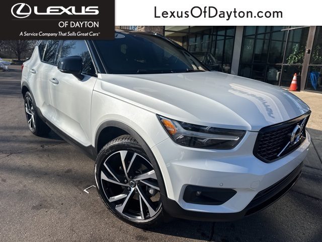 2021 Volvo XC40 R-Design AWD photo