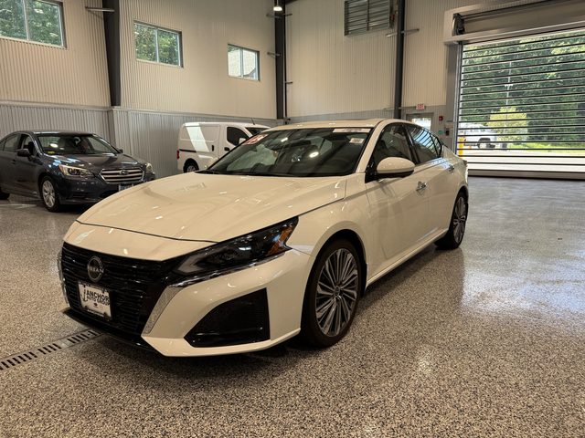 2023 Nissan Altima 2.5 SL FWD photo
