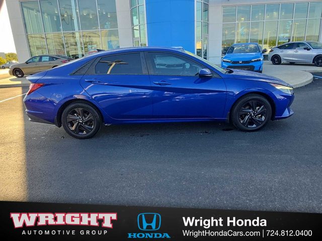 2022 Hyundai Elantra SEL FWD photo