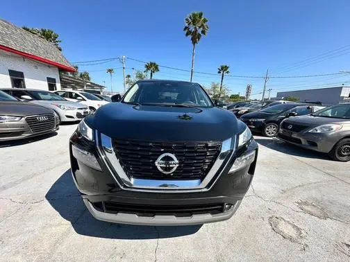 2021 Nissan Rogue SV FWD photo