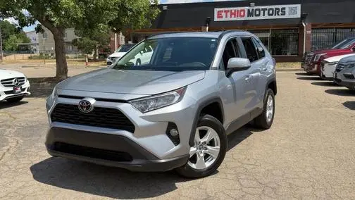 2021 Toyota RAV4 XLE AWD photo
