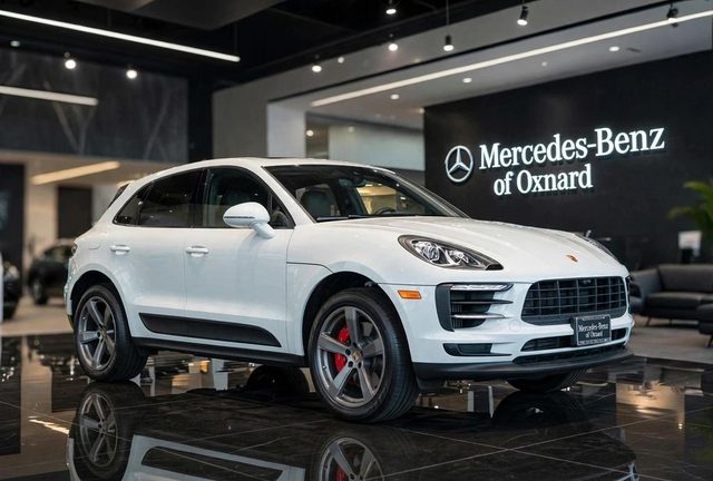 2022 Porsche Macan S AWD photo