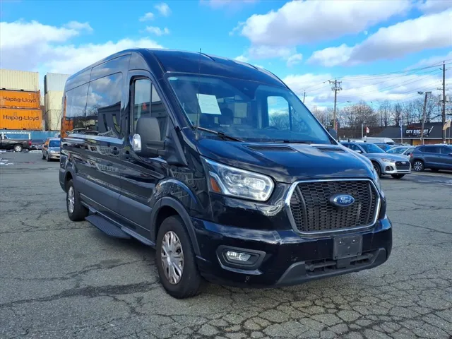 2023 Ford Transit Passenger Wagon XLT RWD photo