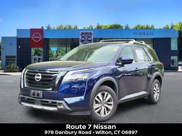 2023 Nissan Pathfinder SL 4WD photo