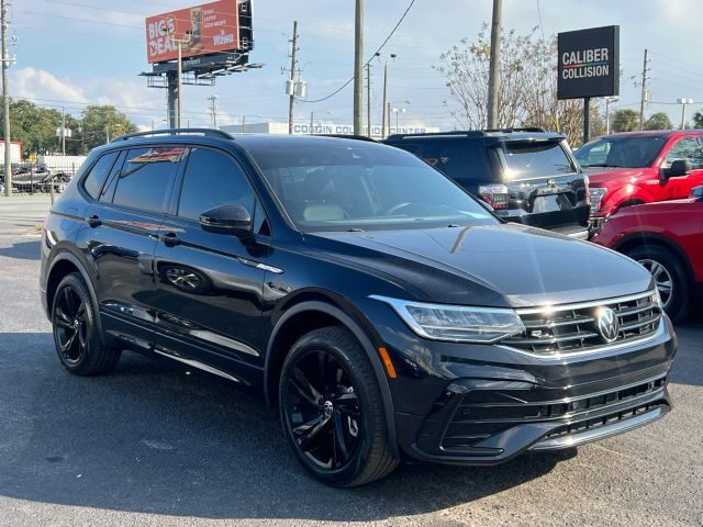 2023 Volkswagen Tiguan SE R-Line Black AWD photo
