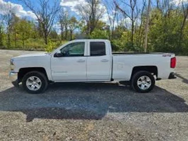 2019 Chevrolet Silverado 1500 LT 4WD photo