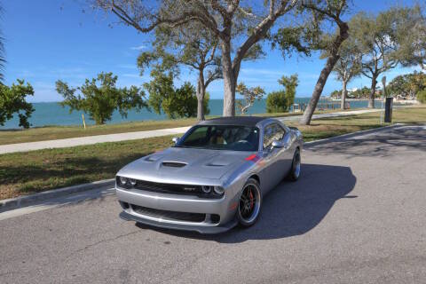 2015 Dodge Challenger SRT Hellcat RWD photo