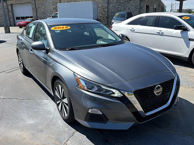 2022 Nissan Altima 2.5 SV FWD photo