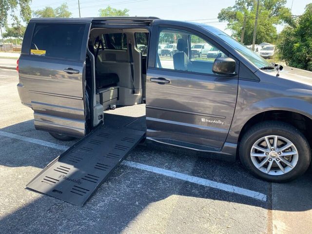 2016 Dodge Grand Caravan SXT FWD photo