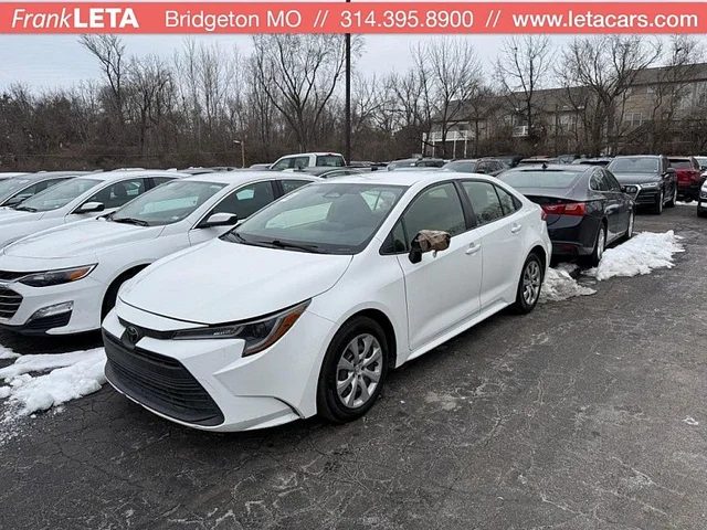 2023 Toyota Corolla LE FWD photo