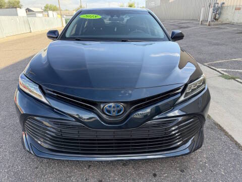 2018 Toyota Camry Hybrid LE FWD photo