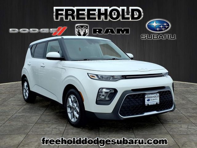 2022 Kia Soul LX FWD photo