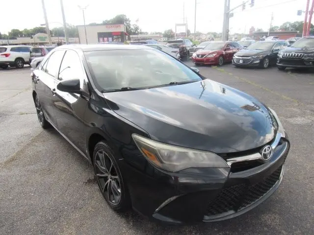 2015 Toyota Camry  FWD photo
