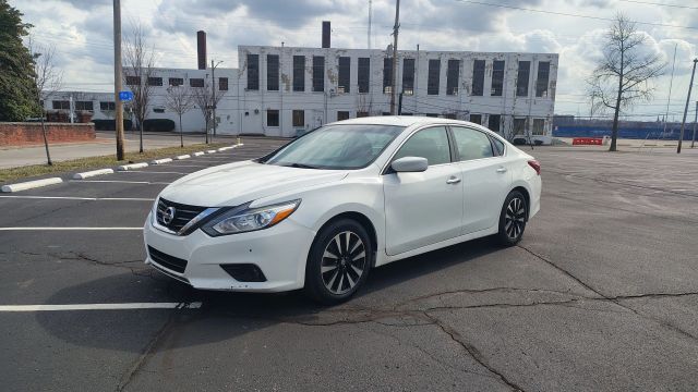 2018 Nissan Altima 2.5 SV FWD photo