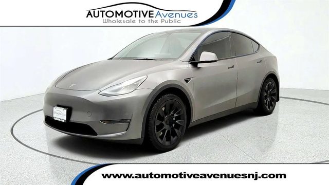 2022 Tesla Model Y Long Range AWD photo