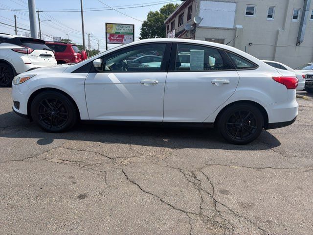2015 Ford Focus SE FWD photo