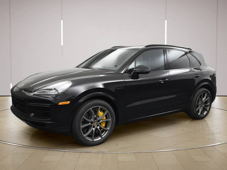 2022 Porsche Cayenne Turbo S E-Hybrid AWD photo