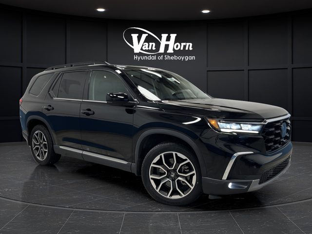 2023 Honda Pilot Touring AWD photo