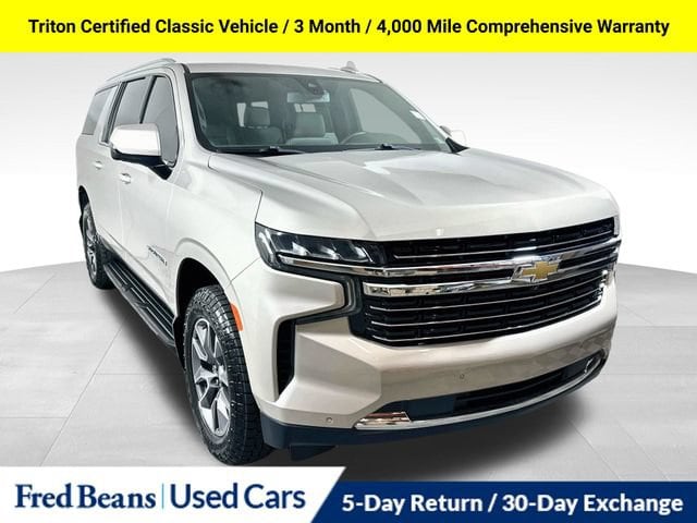 2022 Chevrolet Suburban LT 4WD photo