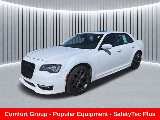 2023 Chrysler 300 Touring L RWD photo