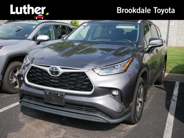 2022 Toyota Highlander XLE AWD photo