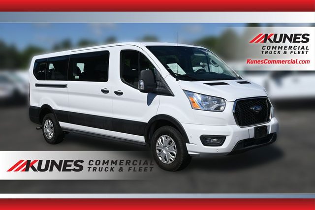 2022 Ford Transit Passenger Wagon XLT RWD photo