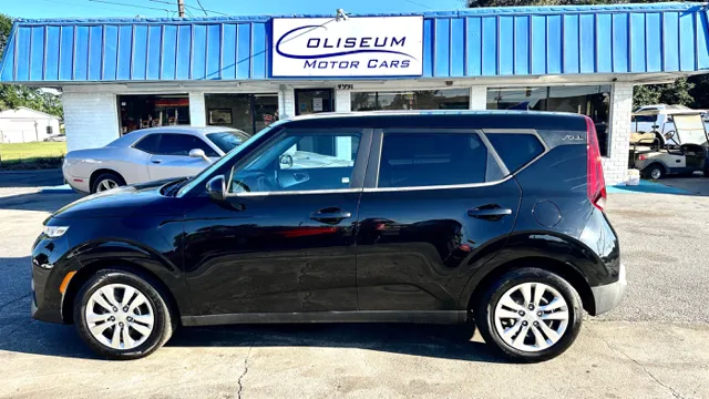 2022 Kia Soul LX FWD photo