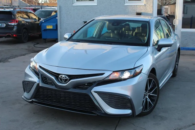 2021 Toyota Camry SE FWD photo