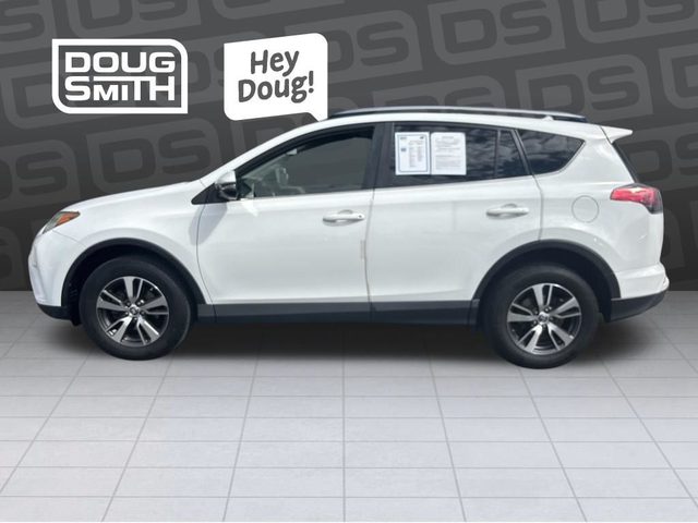 2017 Toyota RAV4 XLE AWD photo