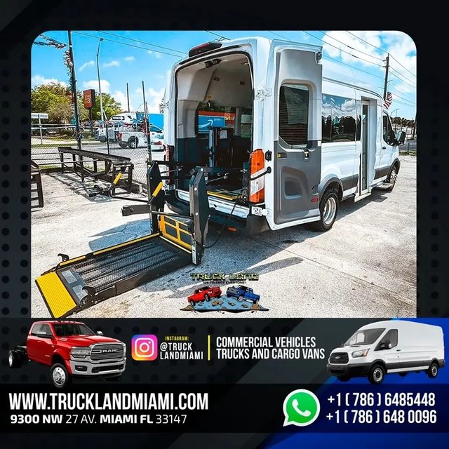 2020 Ford Transit Passenger Wagon XL RWD photo