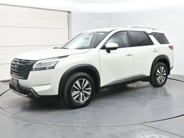 2022 Nissan Pathfinder SL 4WD photo
