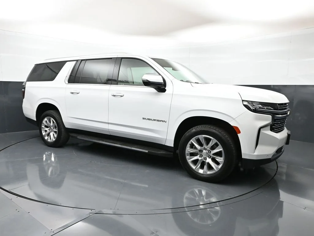2023 Chevrolet Suburban Premier 4WD photo